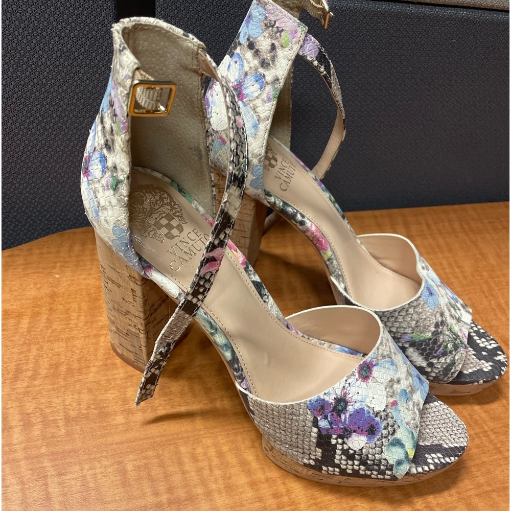 Vince Camuto | 9.5 NWOT Floral Print - Great Condition